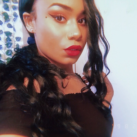 Meet your Posher, Lexandra - Picture 1 of 1